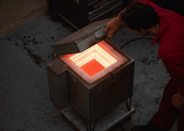 thusthat-four-incandescent-7×5